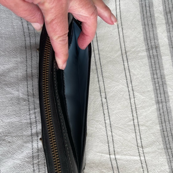 Coach classic zip around wallet with 2 buckle detail - Picture 6 of 6